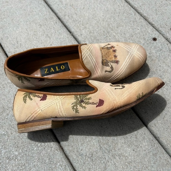 Vintage Zalo Women's Tan Elephant Embroidered Loafers, Cottagecore, Safari - Picture 6 of 9